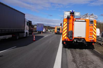 Wendlingen: Drei Lkw rasen auf der A8 aufeinander, es gab mehrere Verletzte